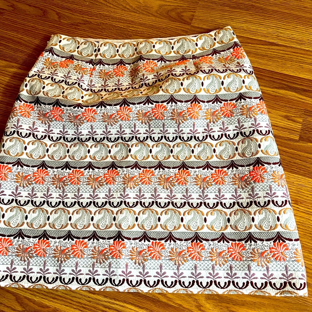 Loft skirt size 4 good condition
